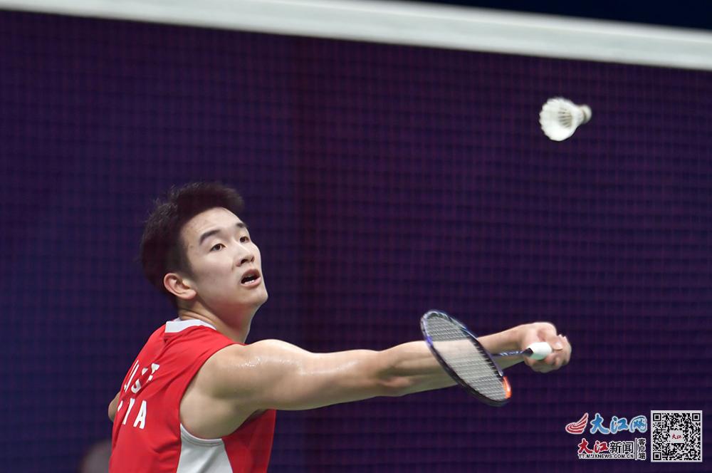 当足球场上 当足球场上