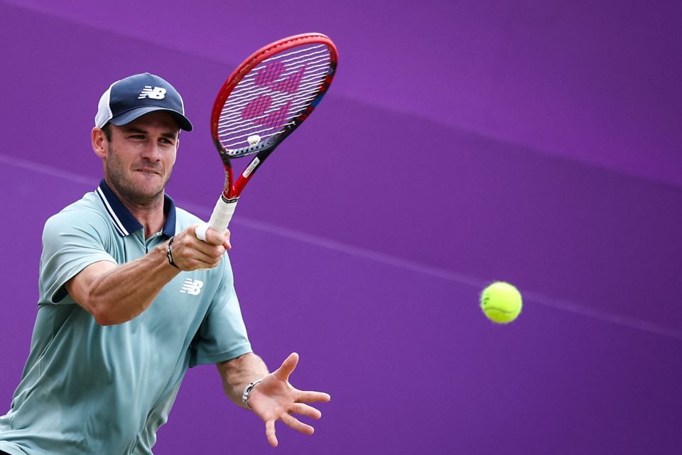 在詹姆斯持 在詹姆斯持