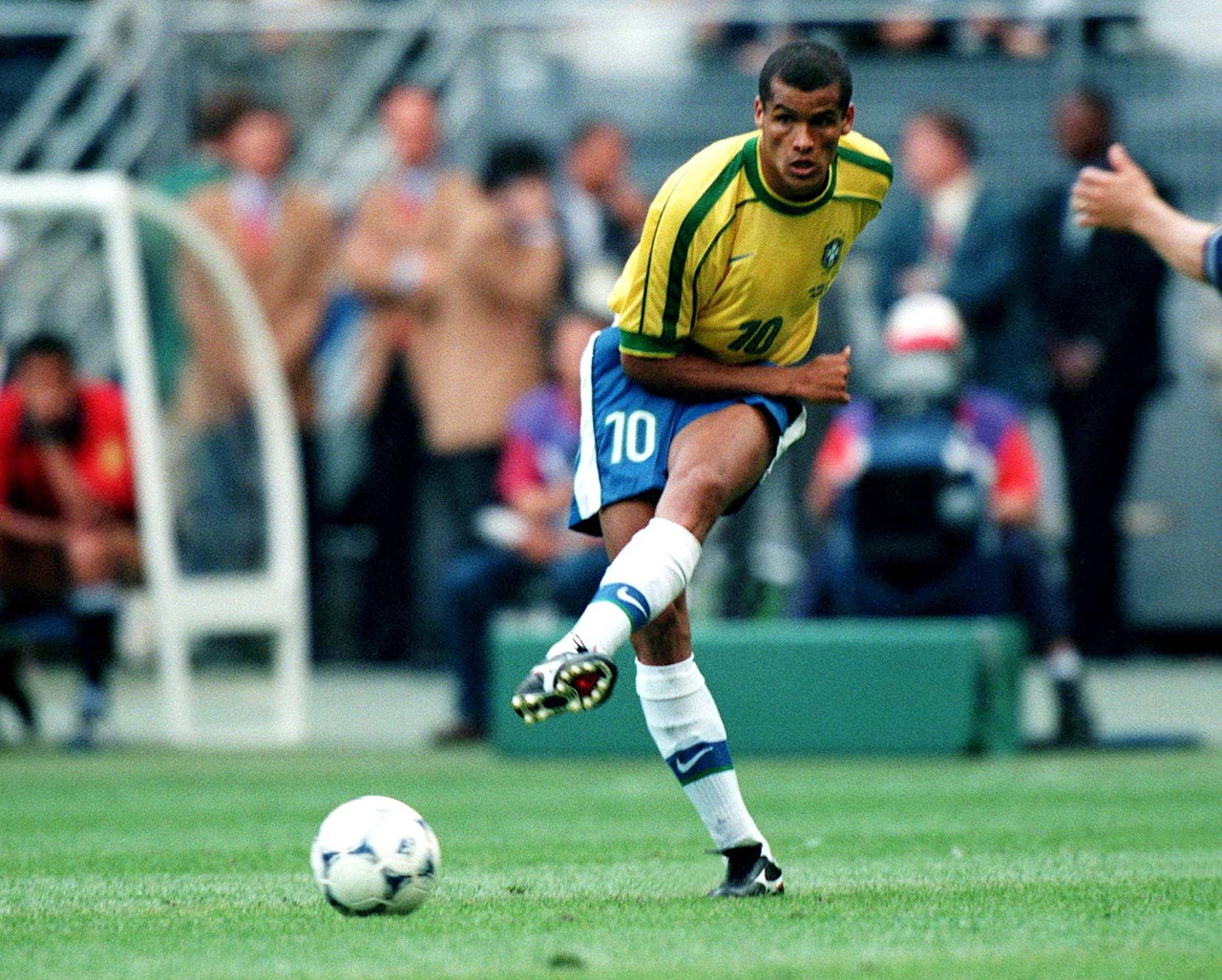 对费内巴切 对费内巴切