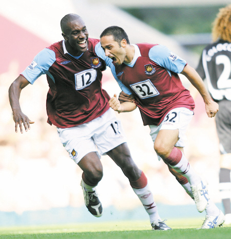 赛中屡次扮 赛中屡次扮