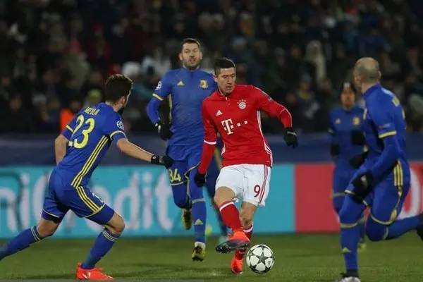 行密切协作 行密切协作